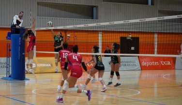 Universidad de Granada firma una victoria de carácter (3-2) ante el Clínica Inmuv Descubre Fuentes